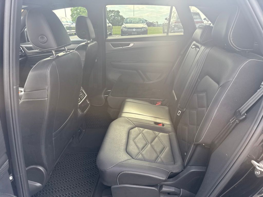 2024 Volkswagen Atlas Cross Sport 2.0T SE Black at Subaru and VW of Moon Township