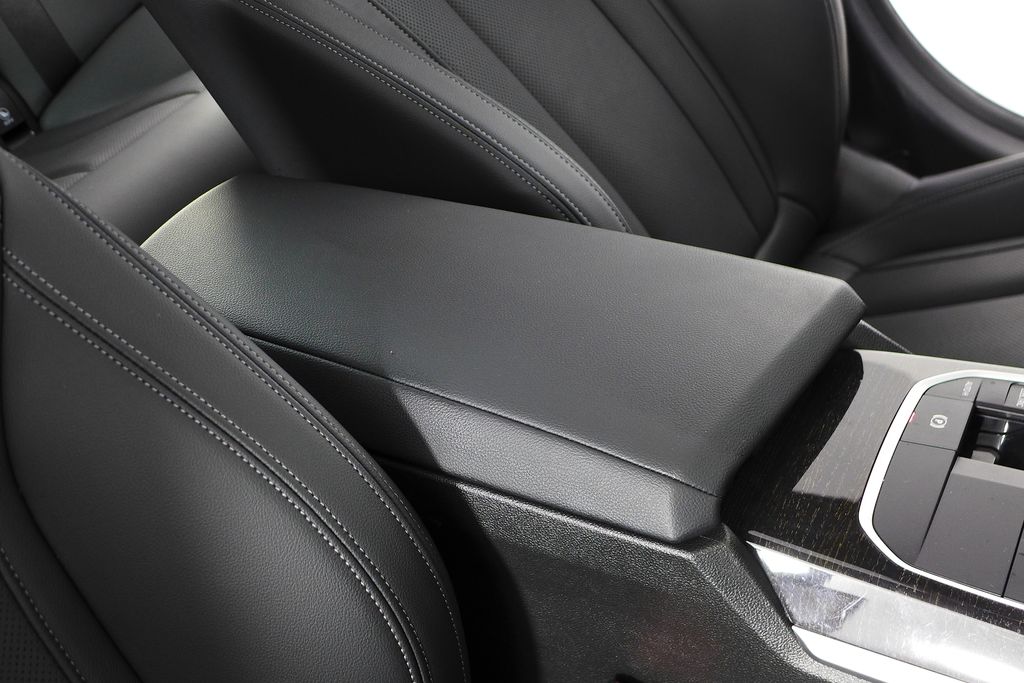 Thumbnail: 2023 BMW 3 Series - 16