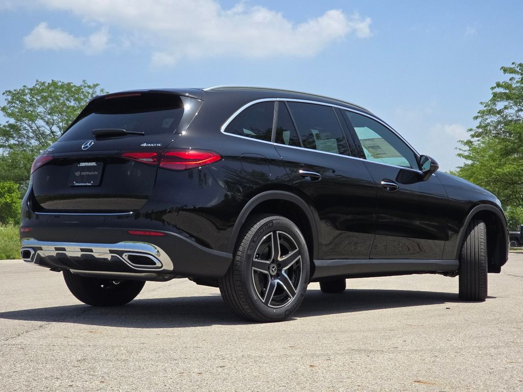 New 2026 Black Mercedes-Benz GLC 300 image 17