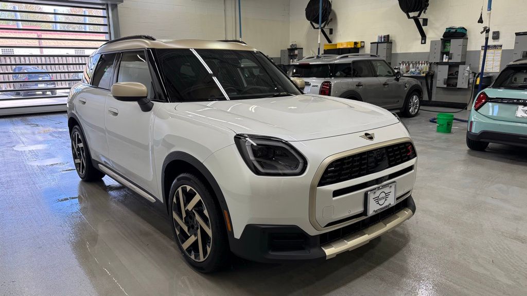 Thumbnail: 2027 MINI Cooper Countryman - 7