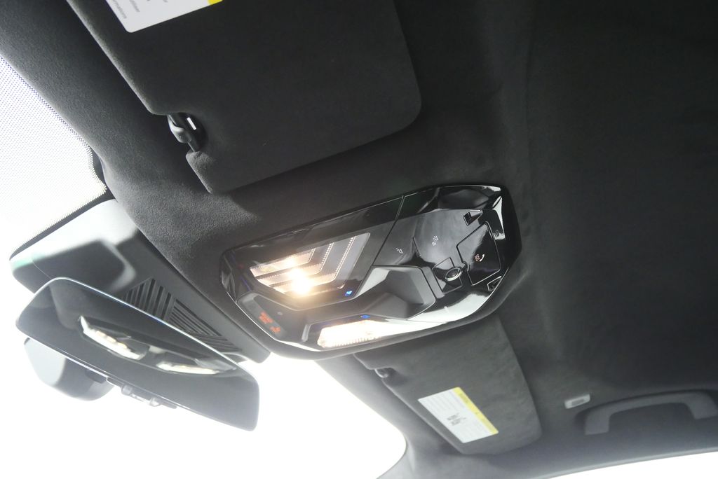 Thumbnail: 2026 BMW M5 - 22