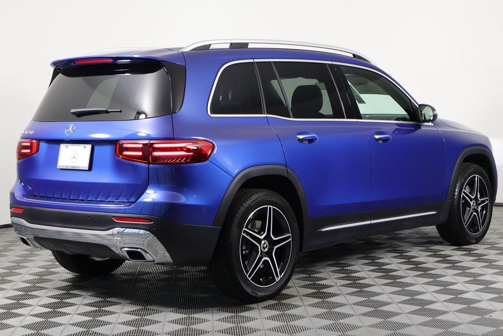 Thumbnail: 2026 Mercedes-Benz GLB - 2