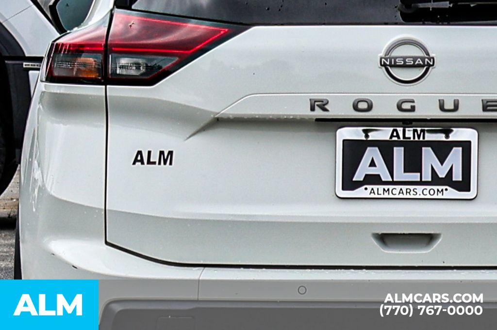 Used 2024 White Nissan S image 13