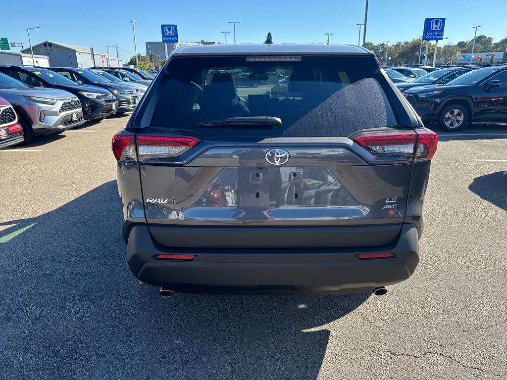 2025 Toyota RAV4 LE photo 6