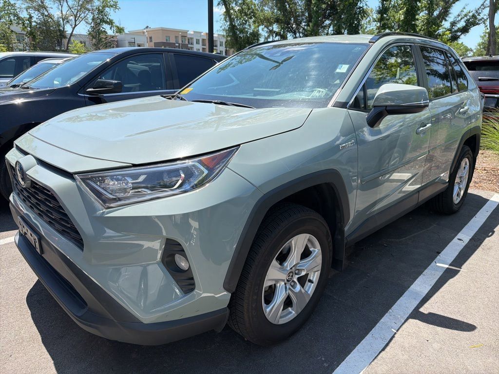 2021 Toyota RAV4 Hybrid XLE