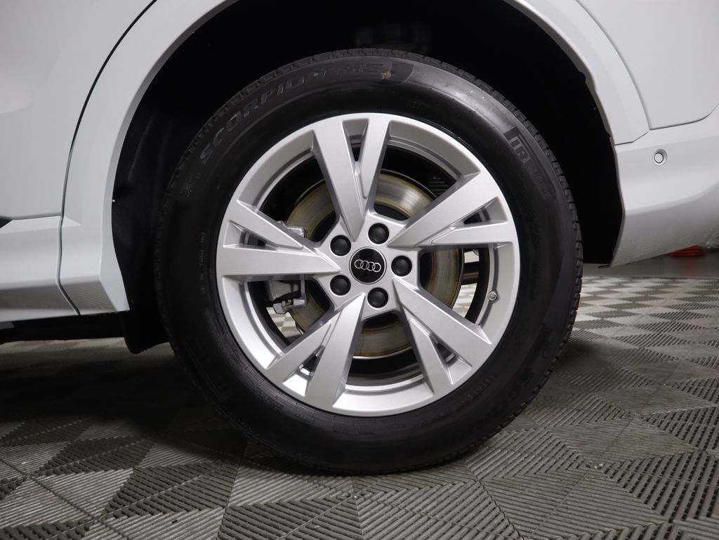 Thumbnail: 2025 Audi Q5 - 32