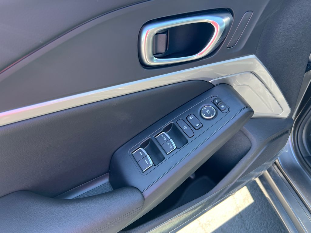 Thumbnail: 2025 Acura Integra - 12