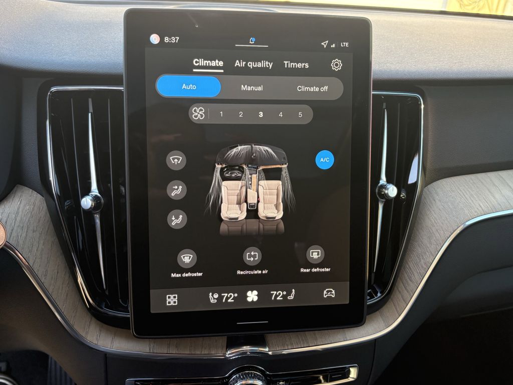 New 2026 Vapour Gray Volvo B5 Plus image 21