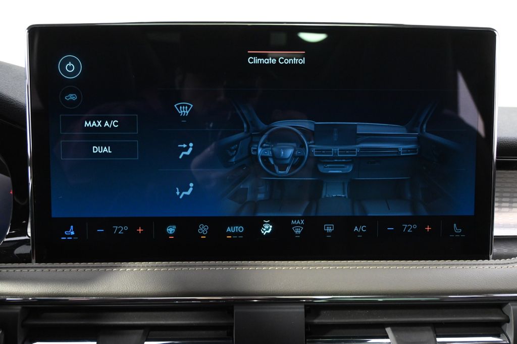 New 2026 White Lincoln Premiere image 30