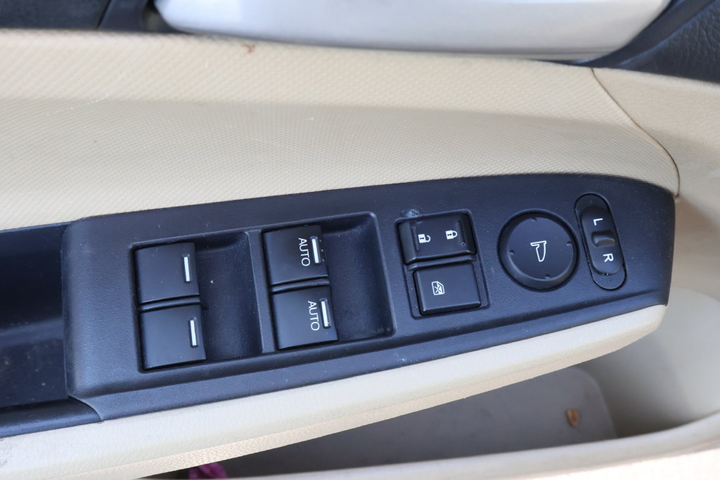 Thumbnail: 2012 Honda Accord - 10