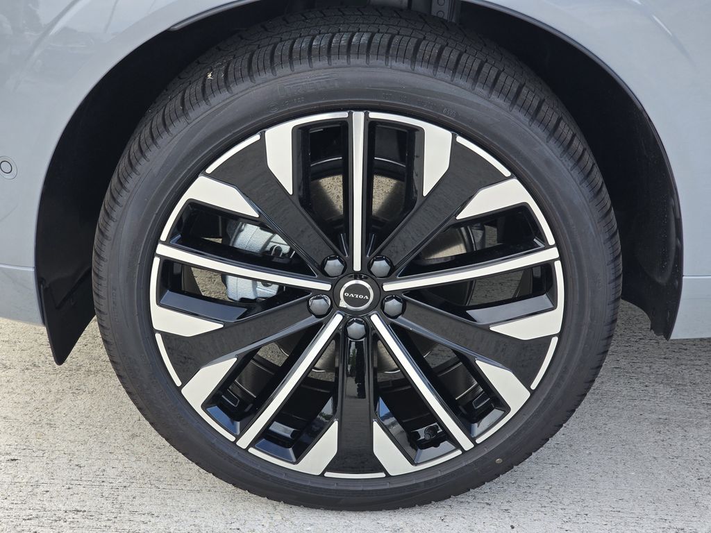 new 2026 Volvo XC60 car, priced at $61,935
