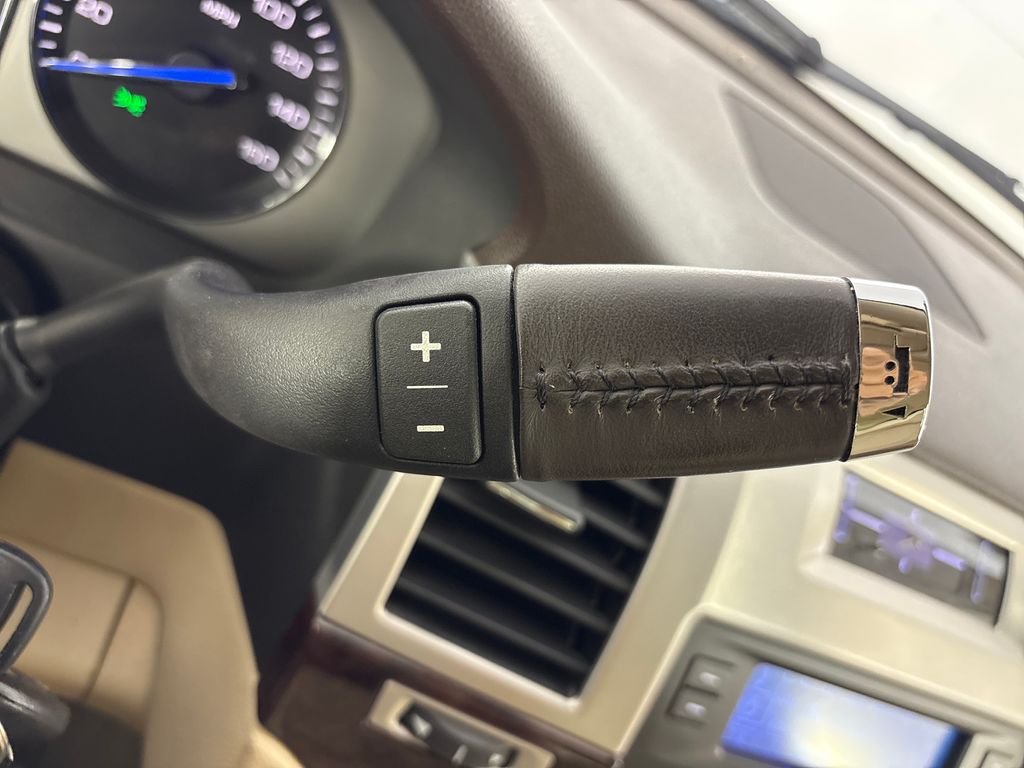 Used 2007 Black Cadillac Base image 29