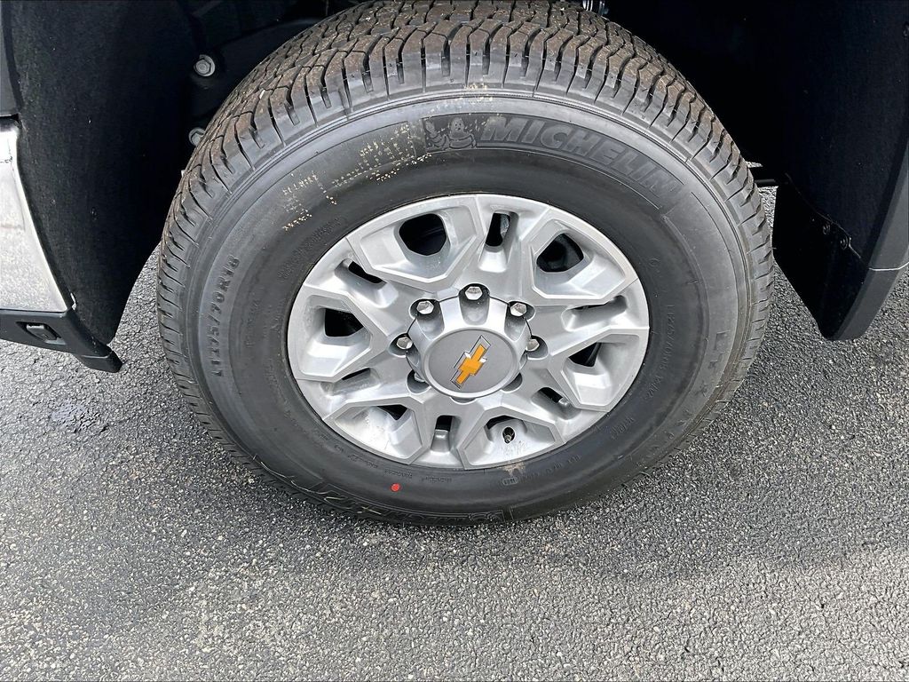 2026 Chevrolet Silverado 2500HD — photo 8