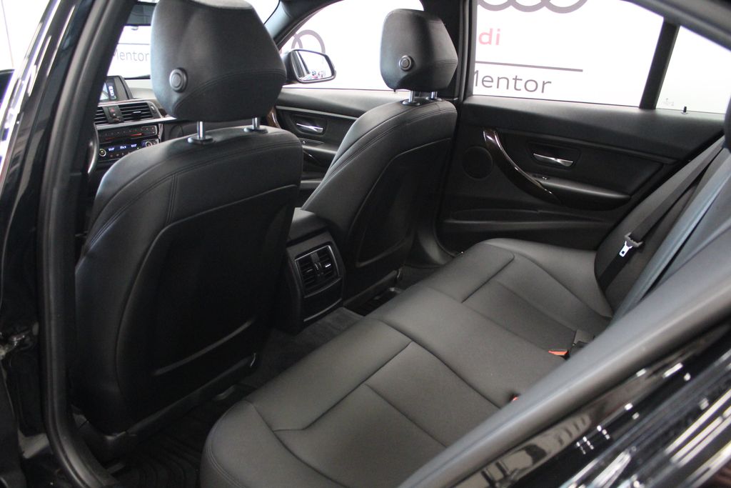 Thumbnail: 2016 BMW 3 Series - 19