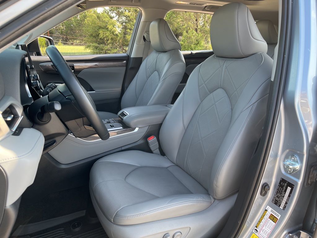 2023 Toyota Highlander Platinum 25