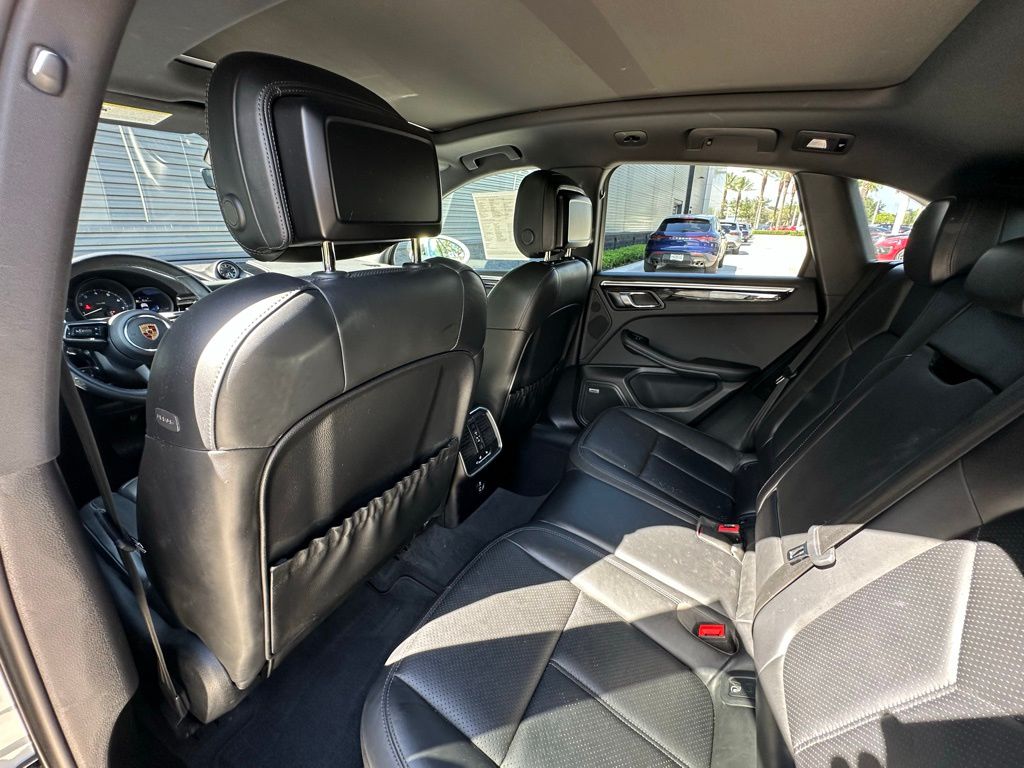 2022 Porsche Macan  30