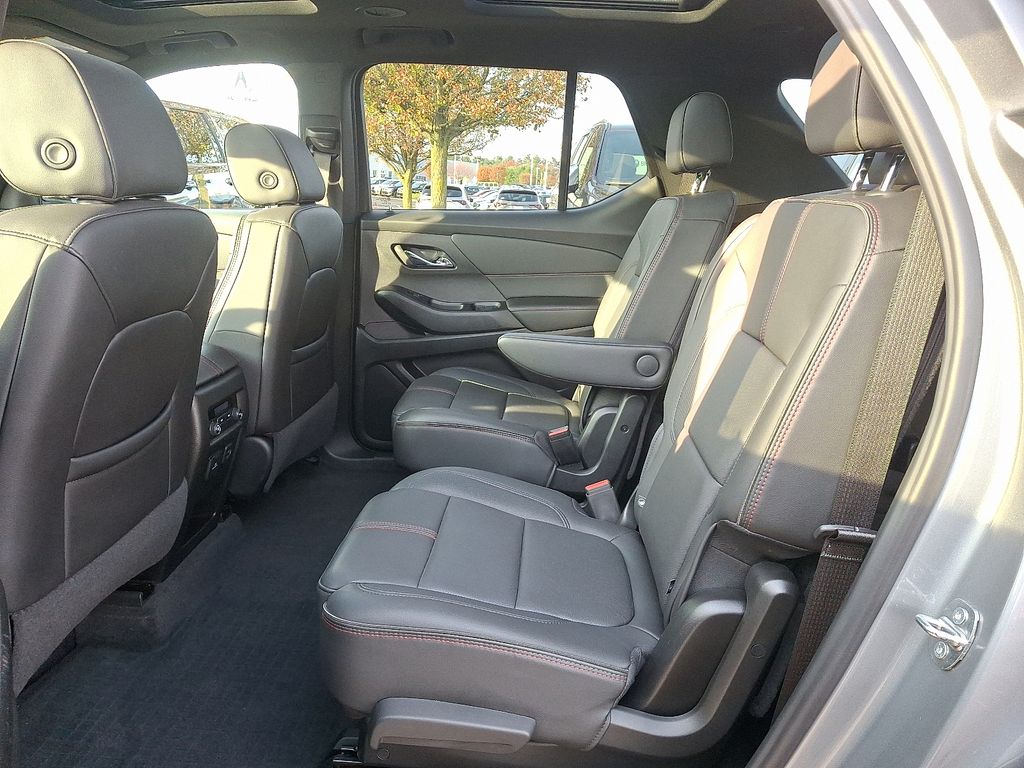 Thumbnail: 2023 Chevrolet Traverse - 10