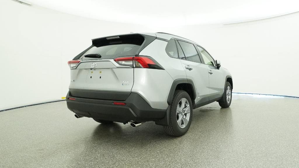 Thumbnail: 2025 Toyota RAV4 - 15