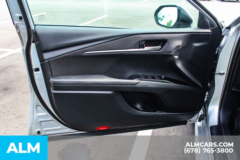 Used 2025 Silver Toyota LE image 36