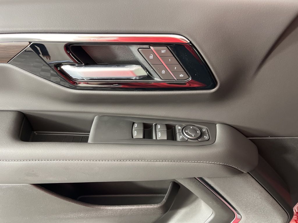 Thumbnail: 2026 Chevrolet Suburban - 29