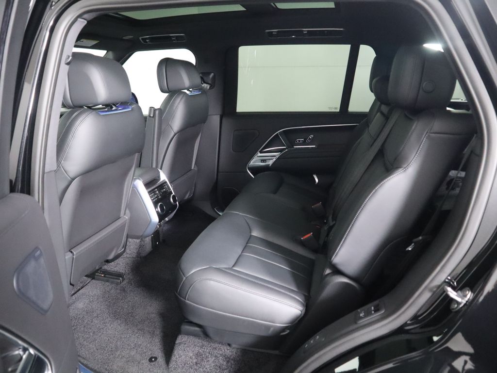 Thumbnail: 2025 Land Rover Range Rover - 23