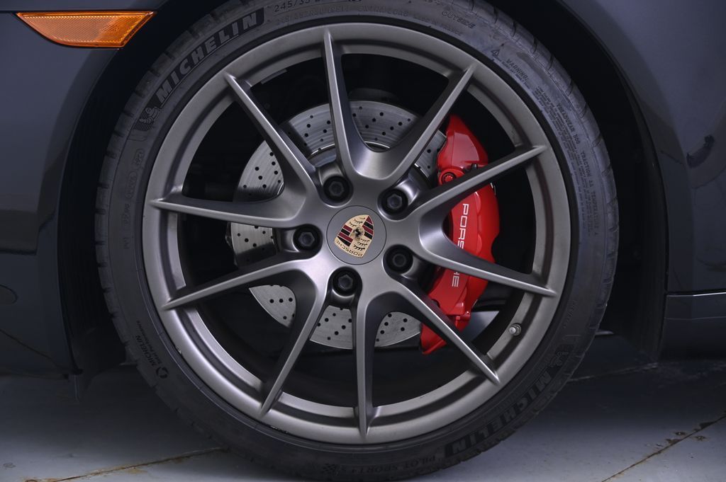 Thumbnail: 2013 Porsche 911 - 11