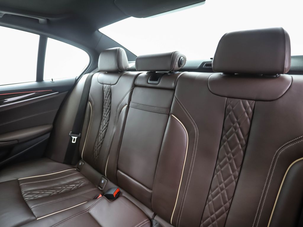2022 BMW 5 Series 540i xDrive 21