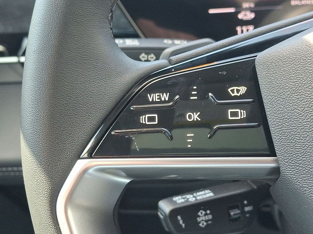 Thumbnail: 2025 Audi e-tron S - 21