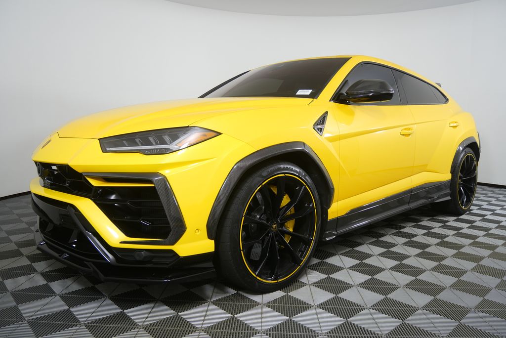 Thumbnail: 2022 Lamborghini Urus - 8