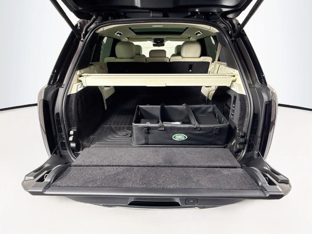 Thumbnail: 2026 Land Rover Range Rover - 30