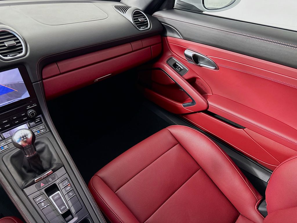 Thumbnail: 2022 Porsche 718 Boxster - 22