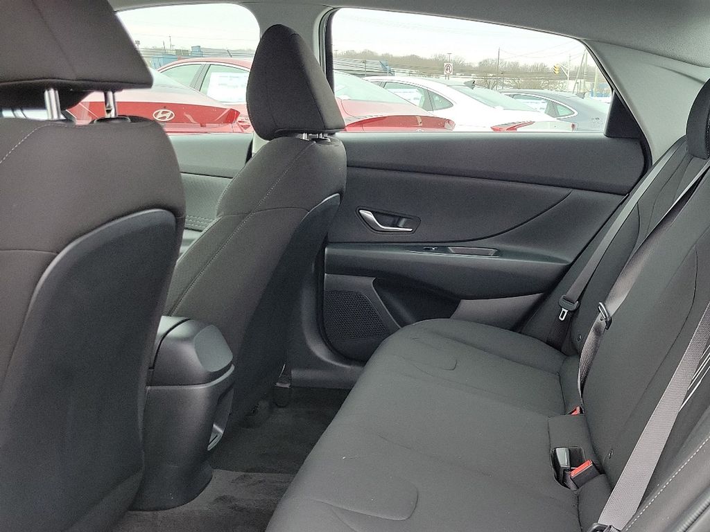 2025 Hyundai Elantra Sport 7