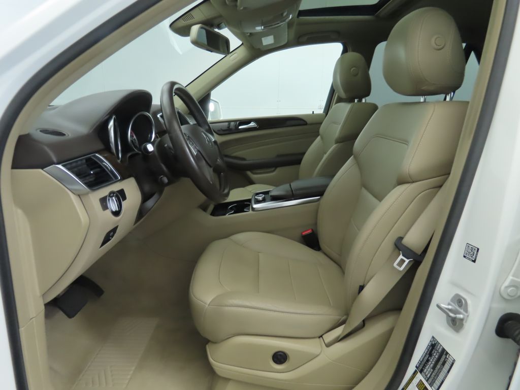 Thumbnail: 2015 Mercedes-Benz M-Class - 20