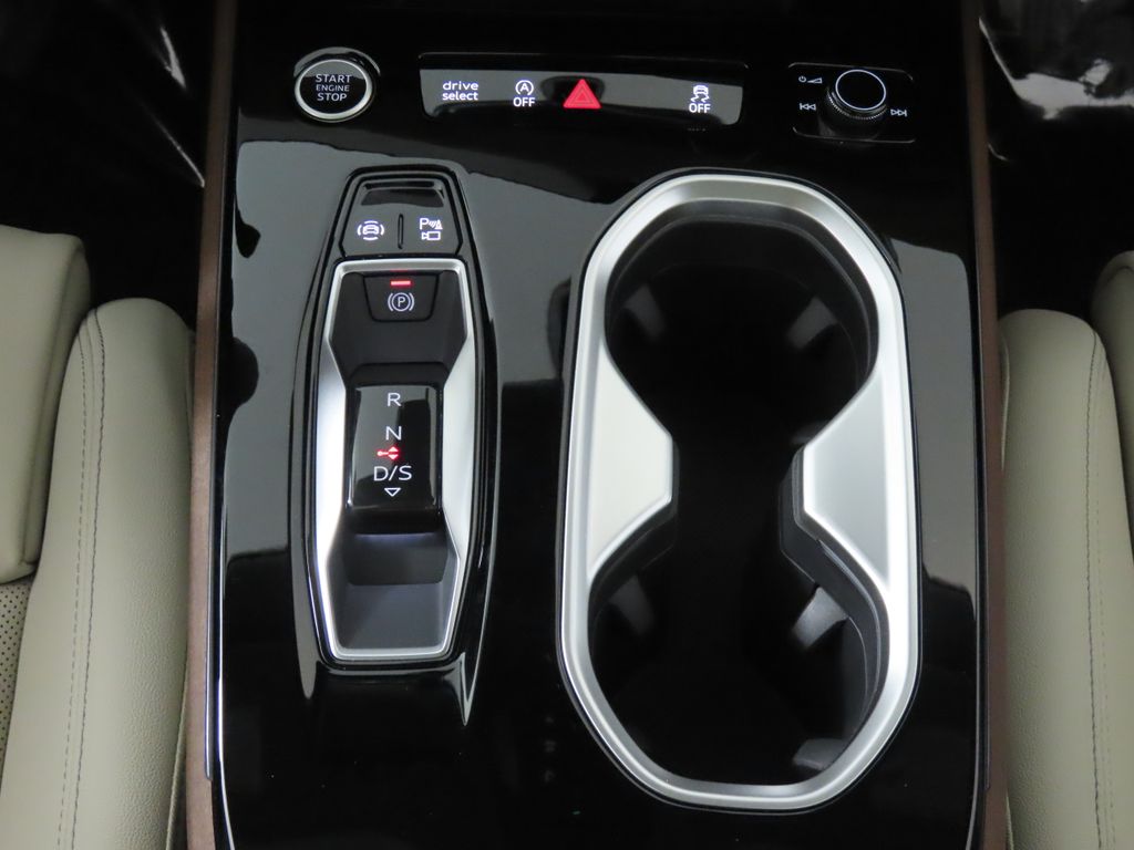 Thumbnail: 2026 Audi A6 - 21