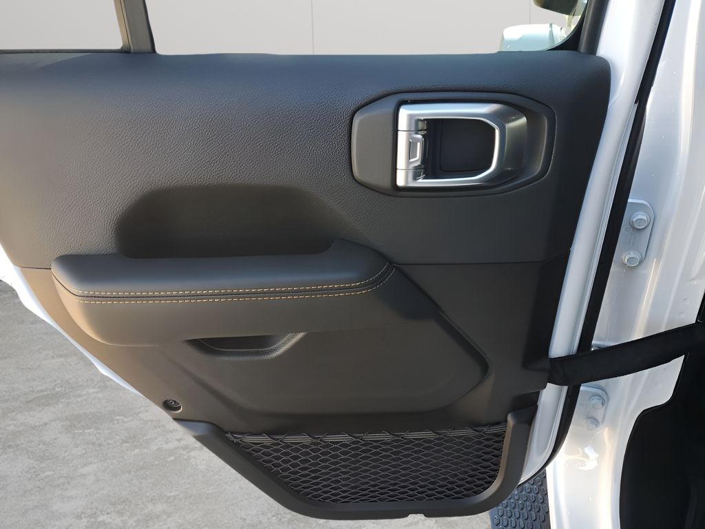 New 2026 White/off-white Jeep Sahara image 17