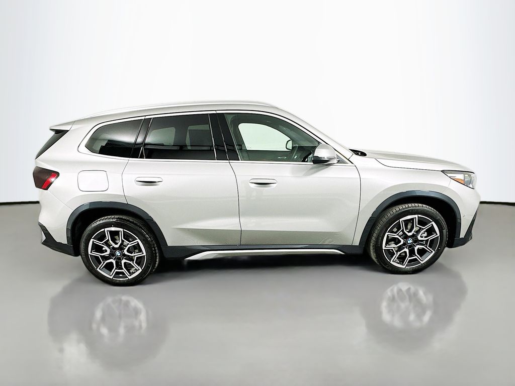 Thumbnail: 2026 BMW X1 - 4