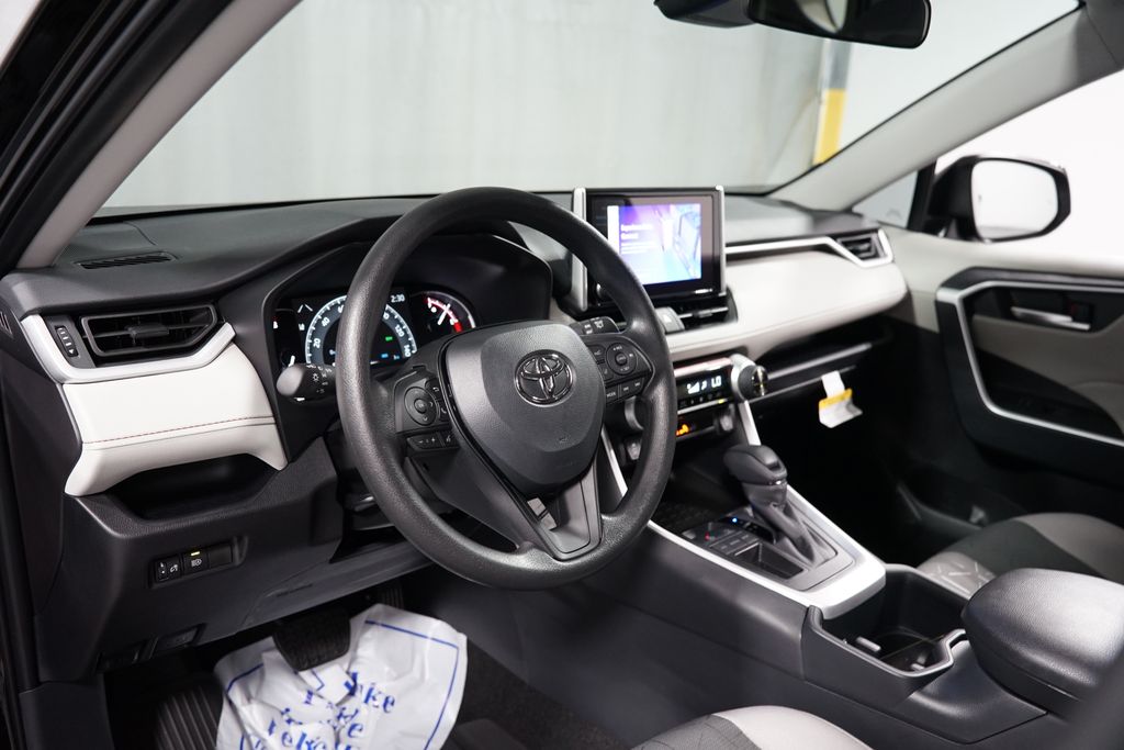 Thumbnail: 2025 Toyota RAV4 - 11