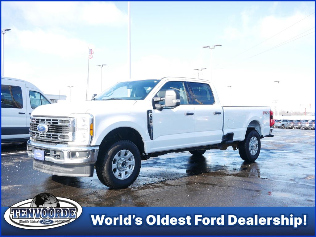 2023 Ford F-350 Super Duty XLT Crew Cab 4WD