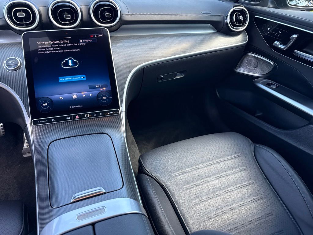 Thumbnail: 2024 Mercedes-Benz C-Class - 32