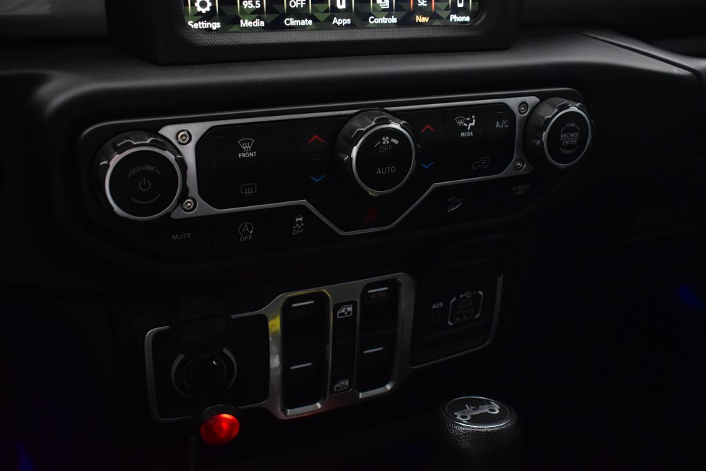 Thumbnail: 2018 Jeep Wrangler - 19