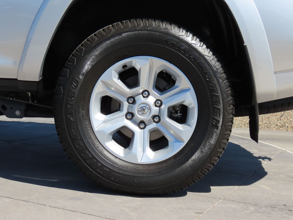 2023 Toyota 4Runner SR5 30