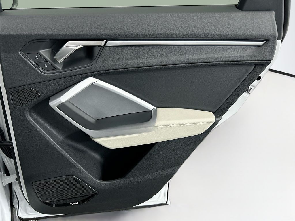 Thumbnail: 2025 Audi Q3 - 26