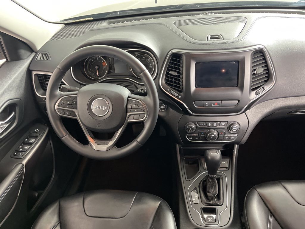 Thumbnail: 2019 Jeep Cherokee - 13