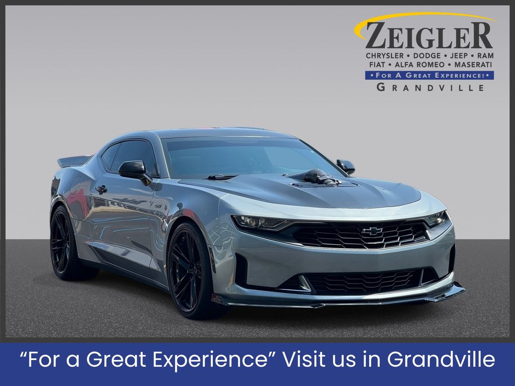 Sharkskin Metallic 2023 Chevrolet Camaro Coupe Rear-Wheel Drive Automatic