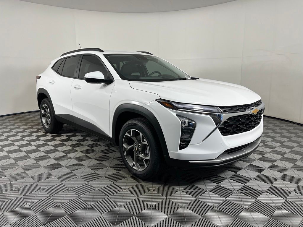 Thumbnail: 2026 Chevrolet Trax - 8