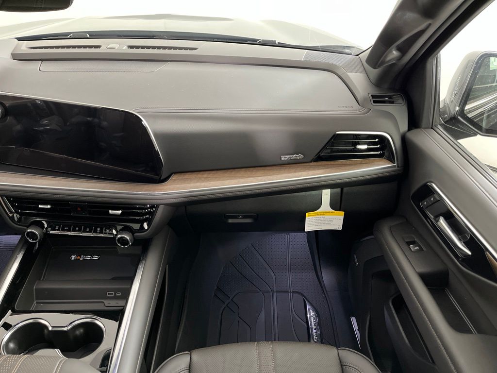 Thumbnail: 2026 Chevrolet Suburban - 19