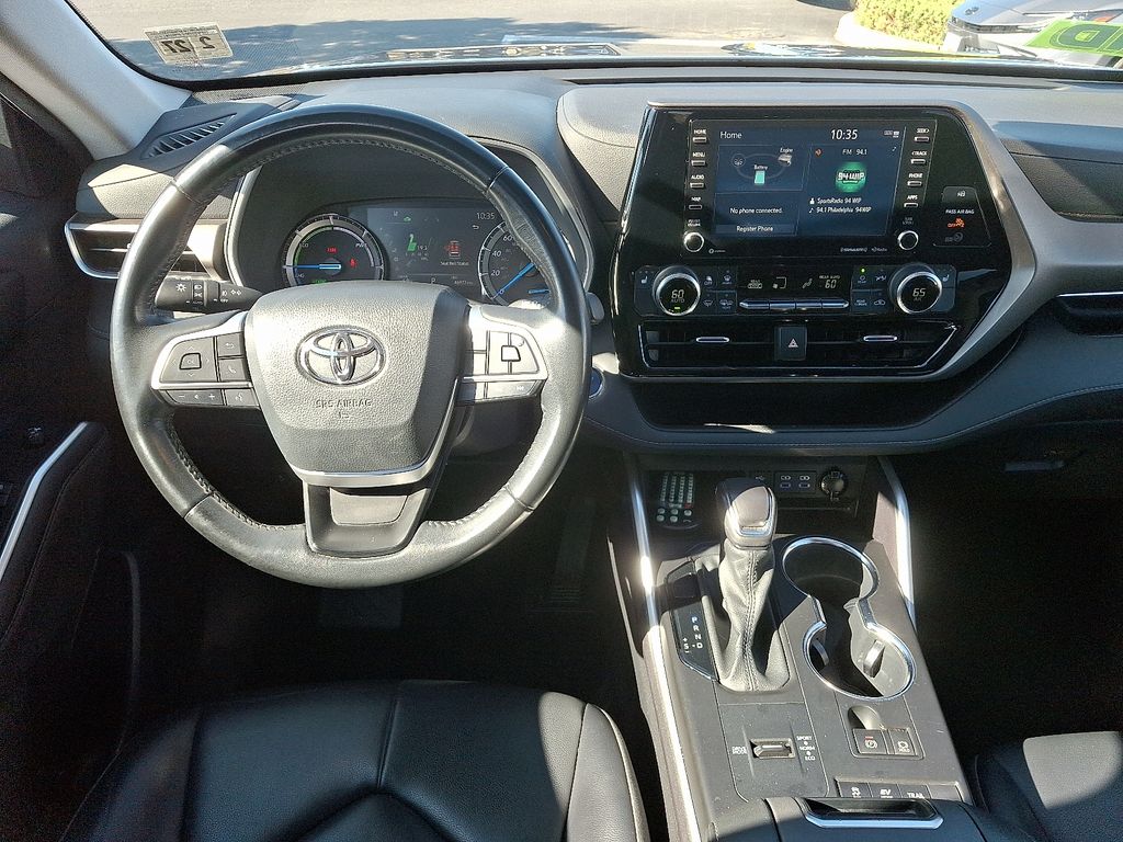 Thumbnail: 2022 Toyota Highlander - 15