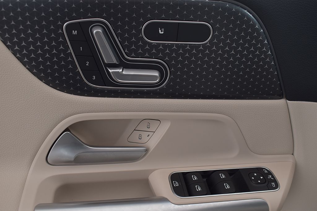 Thumbnail: 2026 Mercedes-Benz GLA - 12