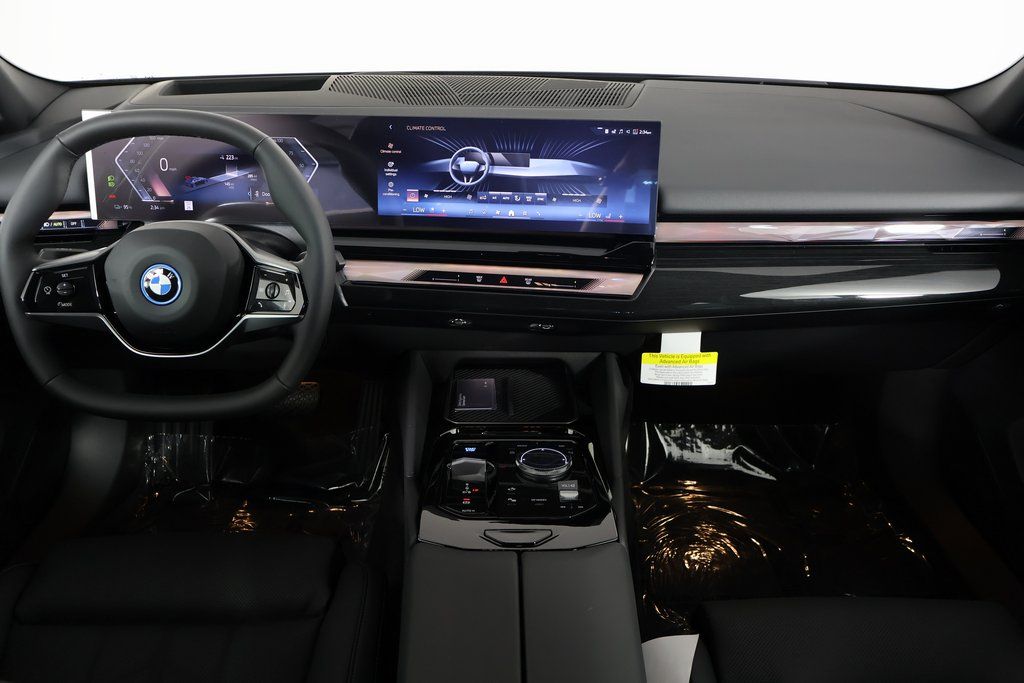 Thumbnail: 2026 BMW i5 - 4