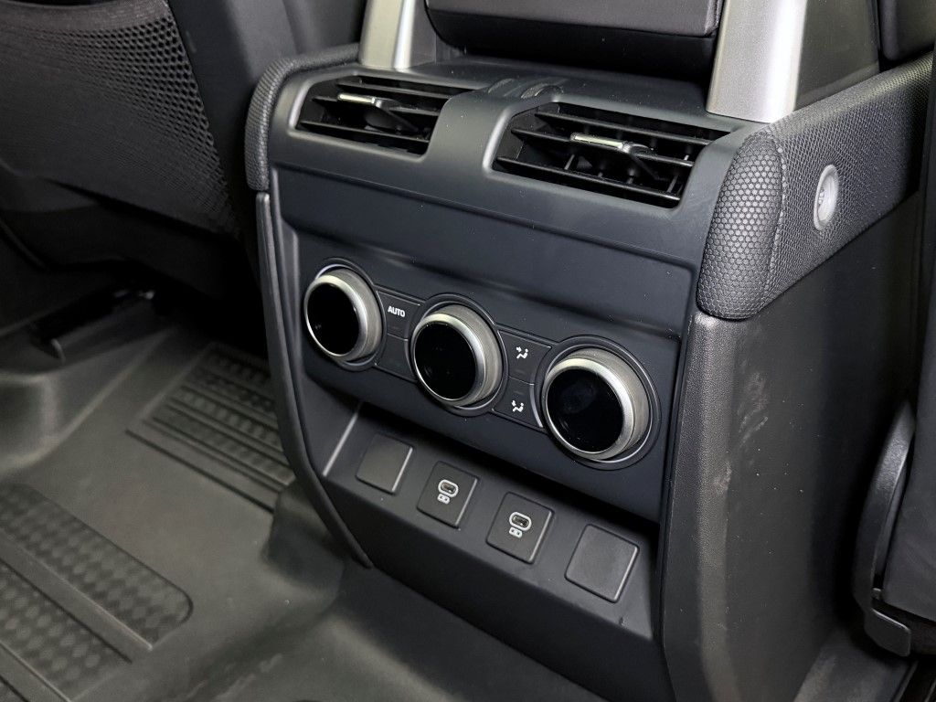 Thumbnail: 2024 Land Rover Defender - 25